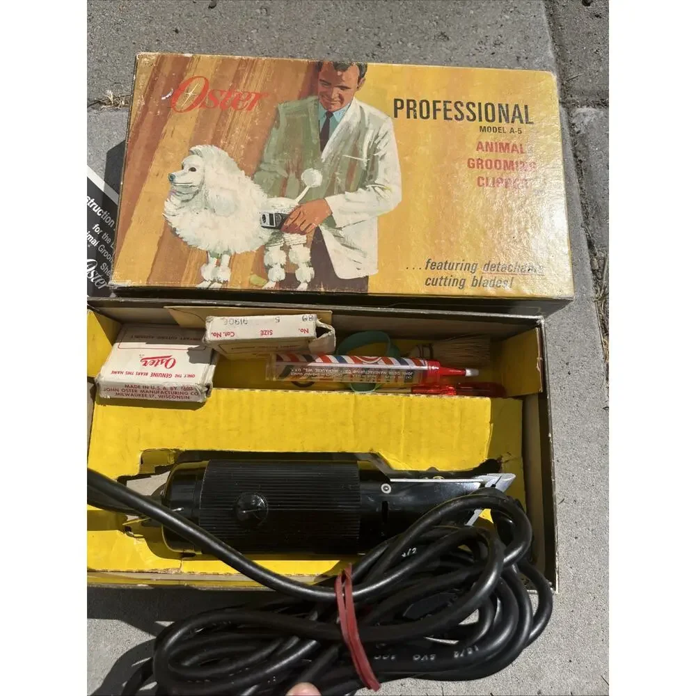 Vintage Oster Professional A5 Single Speed Animal Clippers with Blades